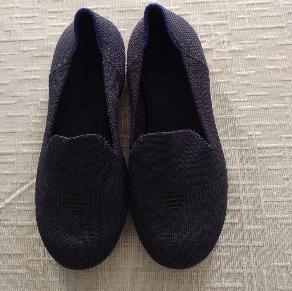 Rothy's Kids Navy Crest Medallion Loafers Flats, Size K2